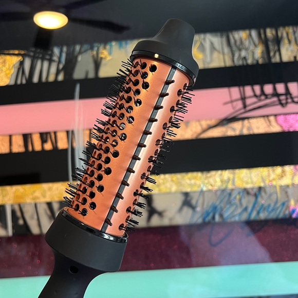 Amika Blow Out Babe Thermal Brush - Picture 5 of 10